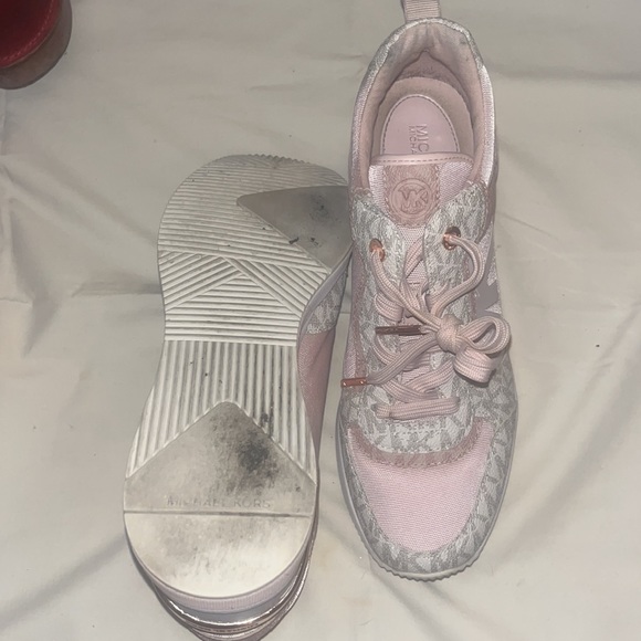 Michael kors pink sneakers - Picture 3 of 3